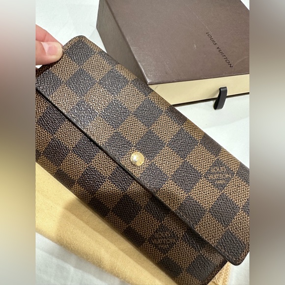 Louis Vuitton Sarah Wallet - Picture 2 of 12